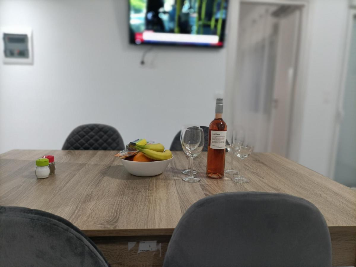 City Aurora Apartamento Atenas